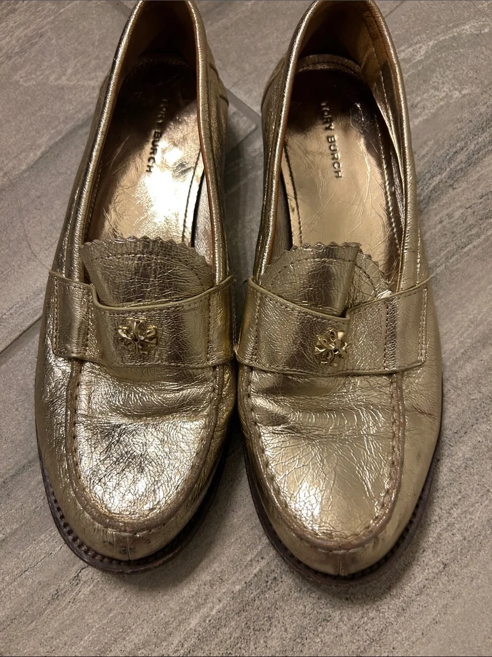 TORY BURCH MOCCASIN Gold COLOR Sz 6 M